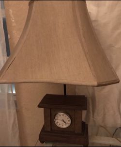 Besutiful clock table lamp