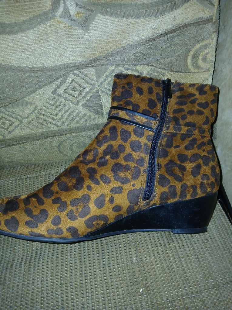 Multiple Pairs  Or Women's Dress Shoes