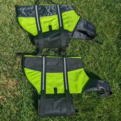 2 Dog Life Vest Jackets 