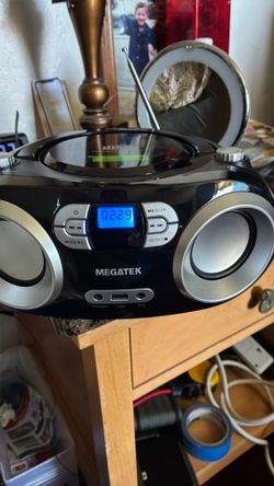 Compact disc player megatek with Bluetooth usb
