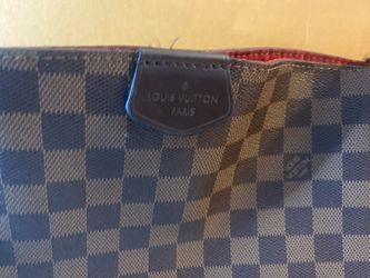 Brand new Louis Vuitton Ask $1,300.00
