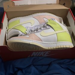 W Nike Dunk High