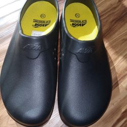 Avia Flame Slip Resistent Sz 10