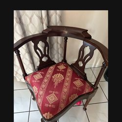 BOYLES FURNITURE  CORNER CHAIR 