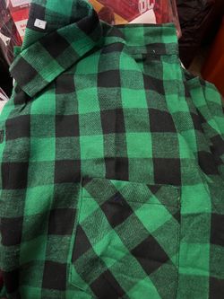 Men’s flannel long sleeve shirt
