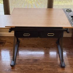 HEIGHT ADJUSTABLE DRAFTING / DRAWING DESK 