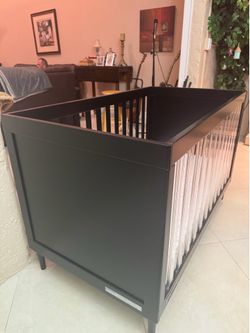 Delta Crib 4 in 1