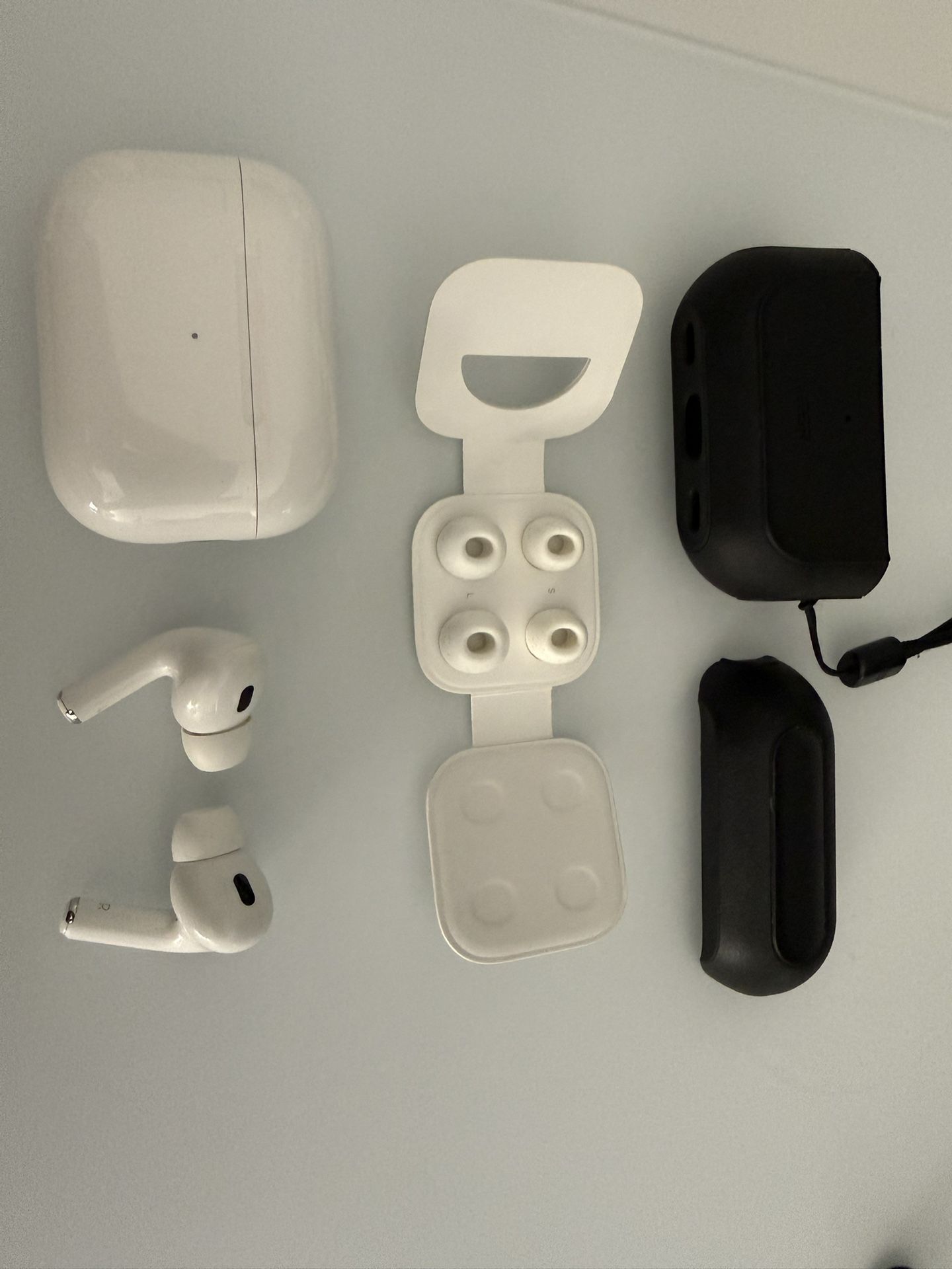Airpods Pro 2 - with protective case 