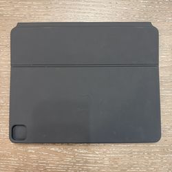 Apple Magic Keyboard 12.9”