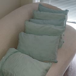 12 Small Pillows 