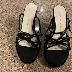 Martinez Valero Black Suede Women’s Size 6 1/2 B