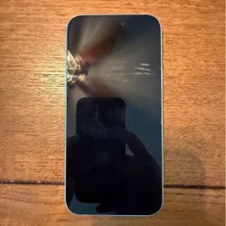 iPhone 15 128GB
