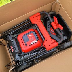Milwaukee
M18 FUEL Brushless Cordless 21 in. Walk Behind Dual Battery Self-Propelled Mower TOOL ONLY