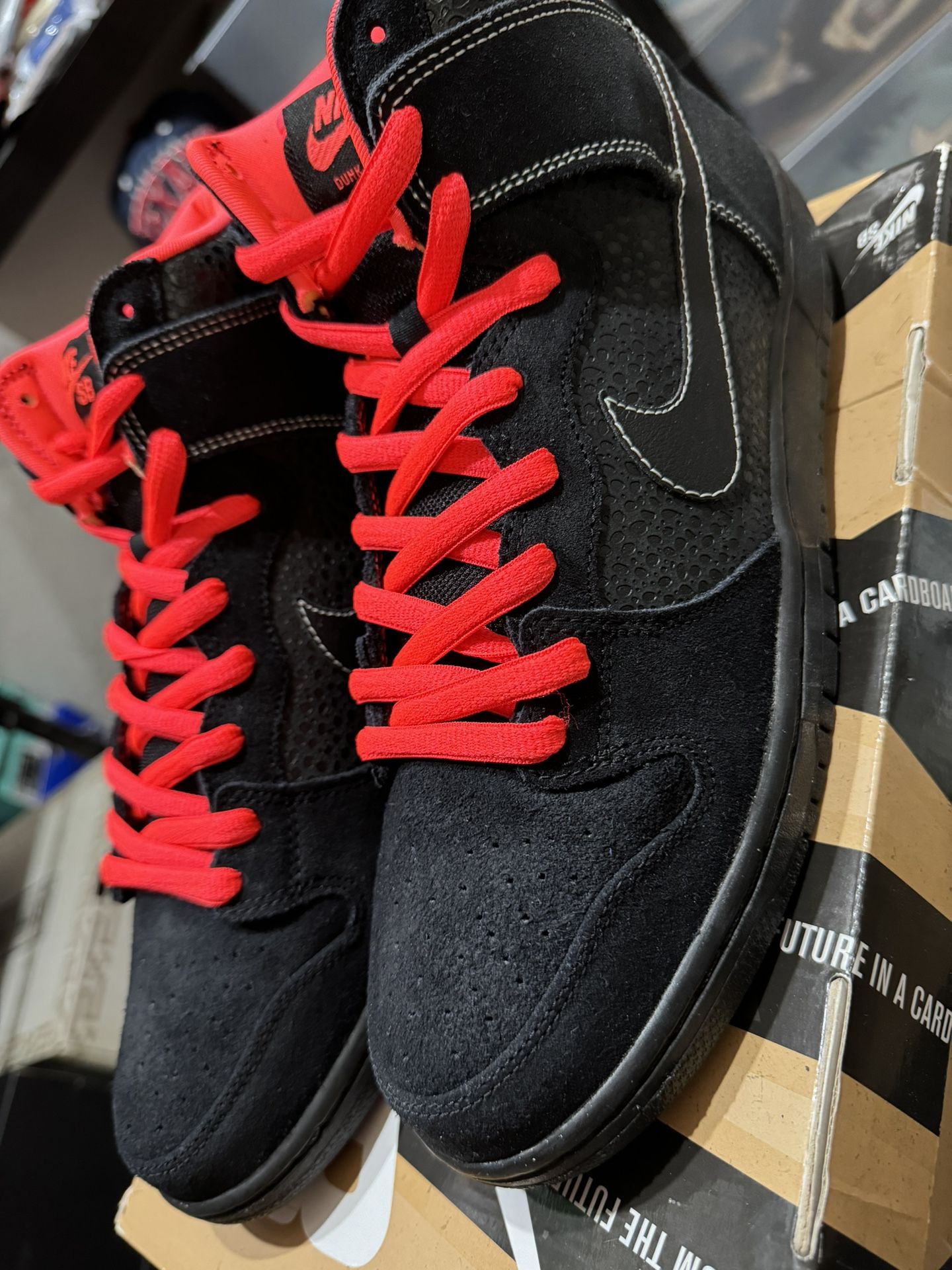 Nike Dunk High Atomic Red Safari 11M