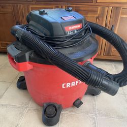 Craftsman Shop Vac With A Few Attachments 