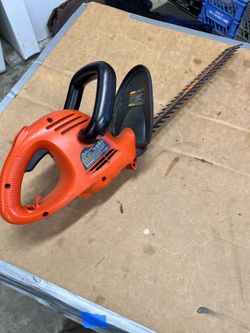 Black + Decker 18” Hedge Trimmer (Auburn)