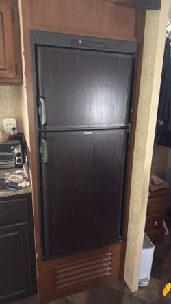 Dometic Refrigerator trailer