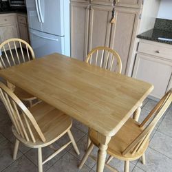 Dinning Table And 4 Chairs 
