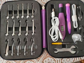 ByBy Koi lighted crochet set with stitch and row counter in zippered pouch. Like new. Hardly used. Very unique. Pictures 4 and 5 shows lit up. Two pen