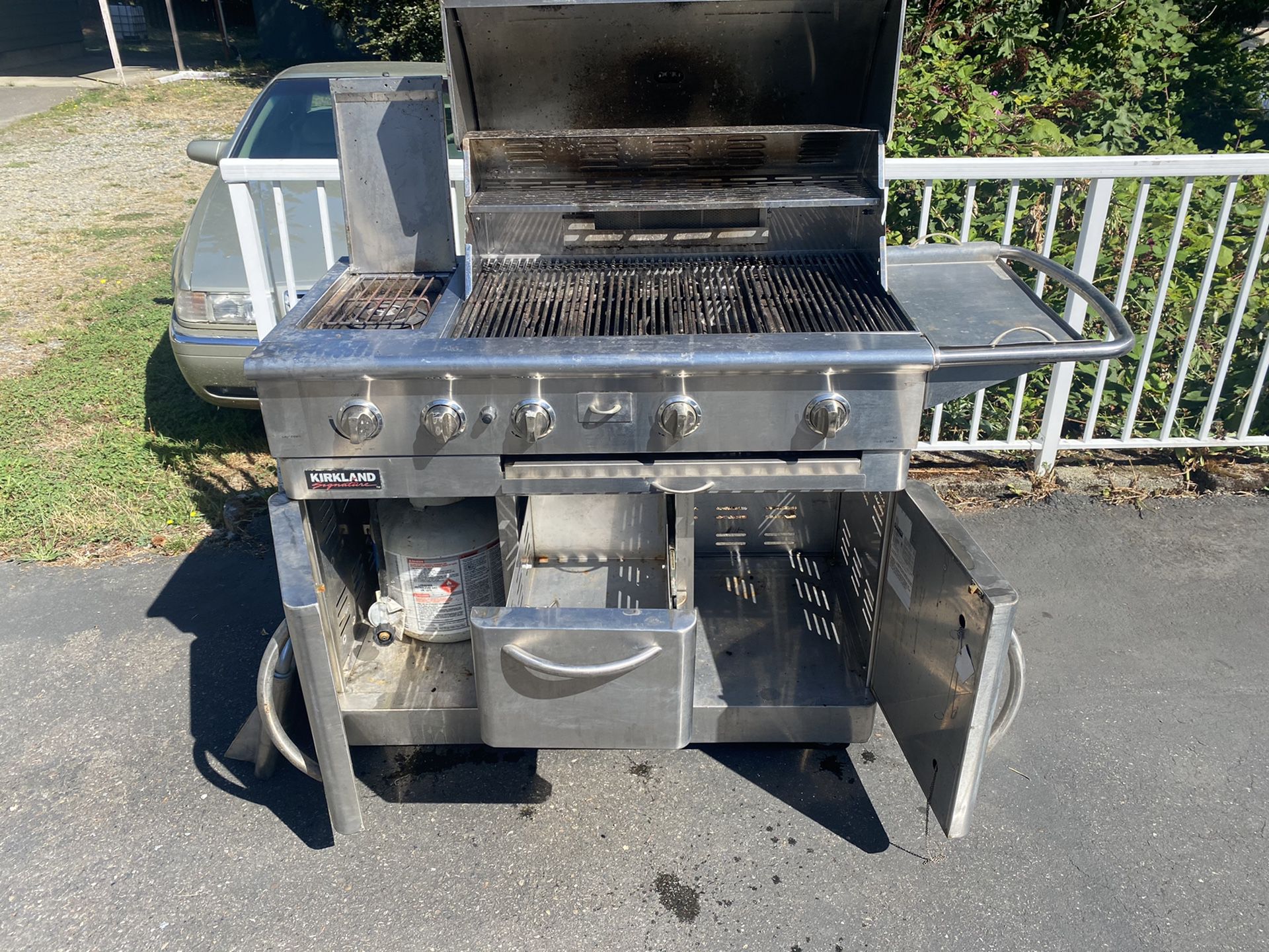 Kirkland BBQ grill with extra burner