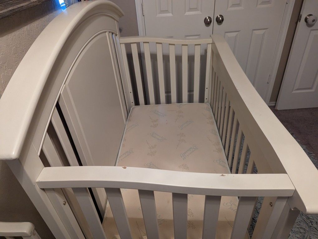 Toddler Bed & Crib