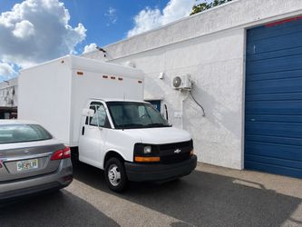 2004 Chevy Express 3500 box truck 16ft