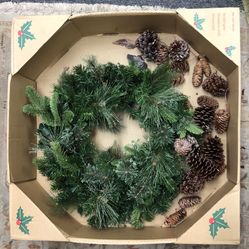 New Christmas wreath with pinecones decoration size 19”