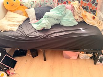 2 Twin beds must pick up soon
