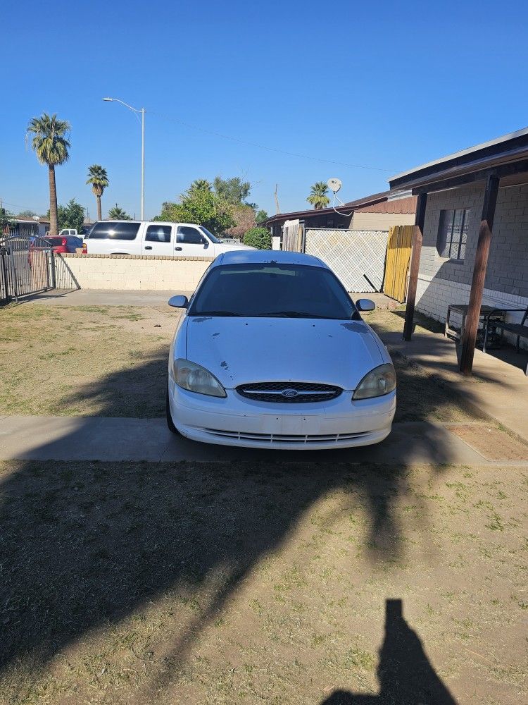 2003 Ford Taurus
