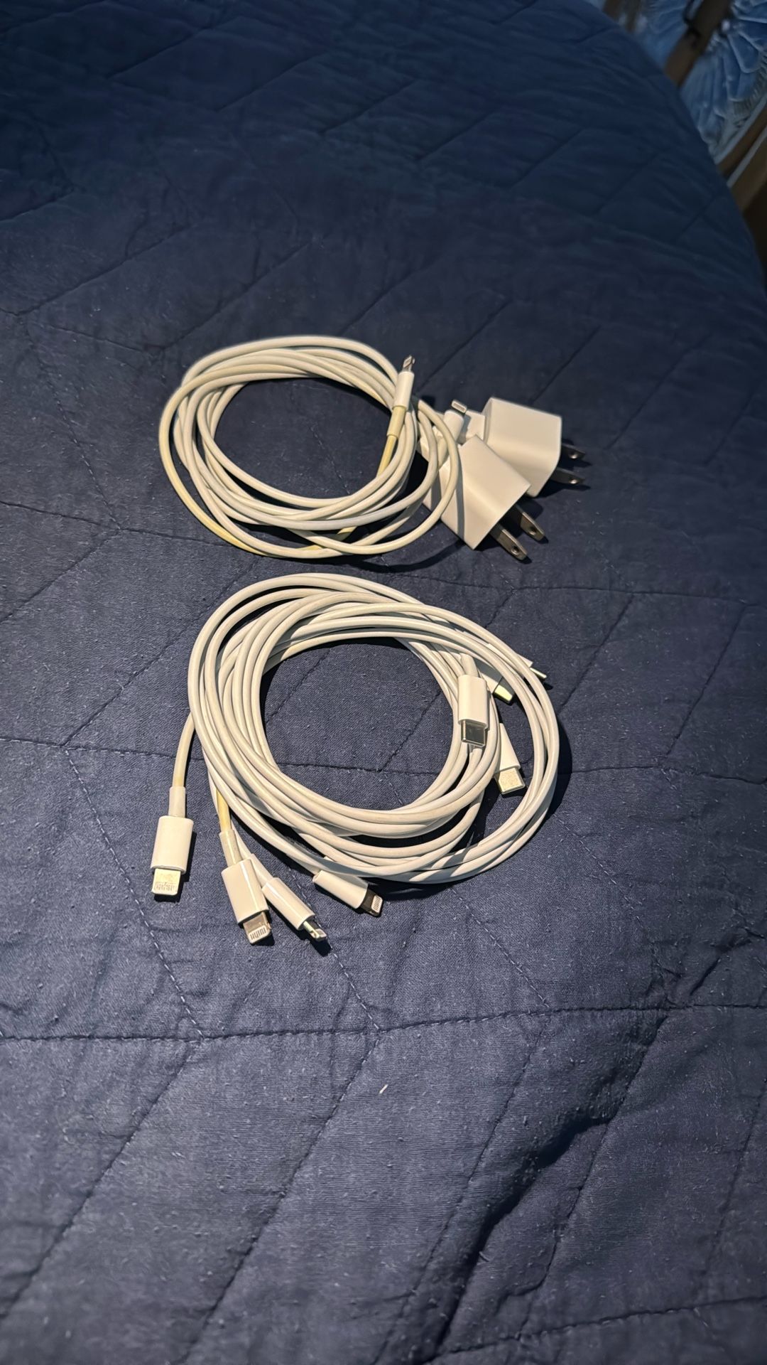 iPhone Cables Wires Bundle (6 Wires Total) (2x USB-lightning) (4x Usbc-lightning)