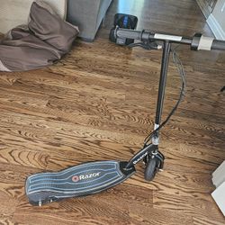 Brand New Razor E100 Glow Electric Scooter $50obo
