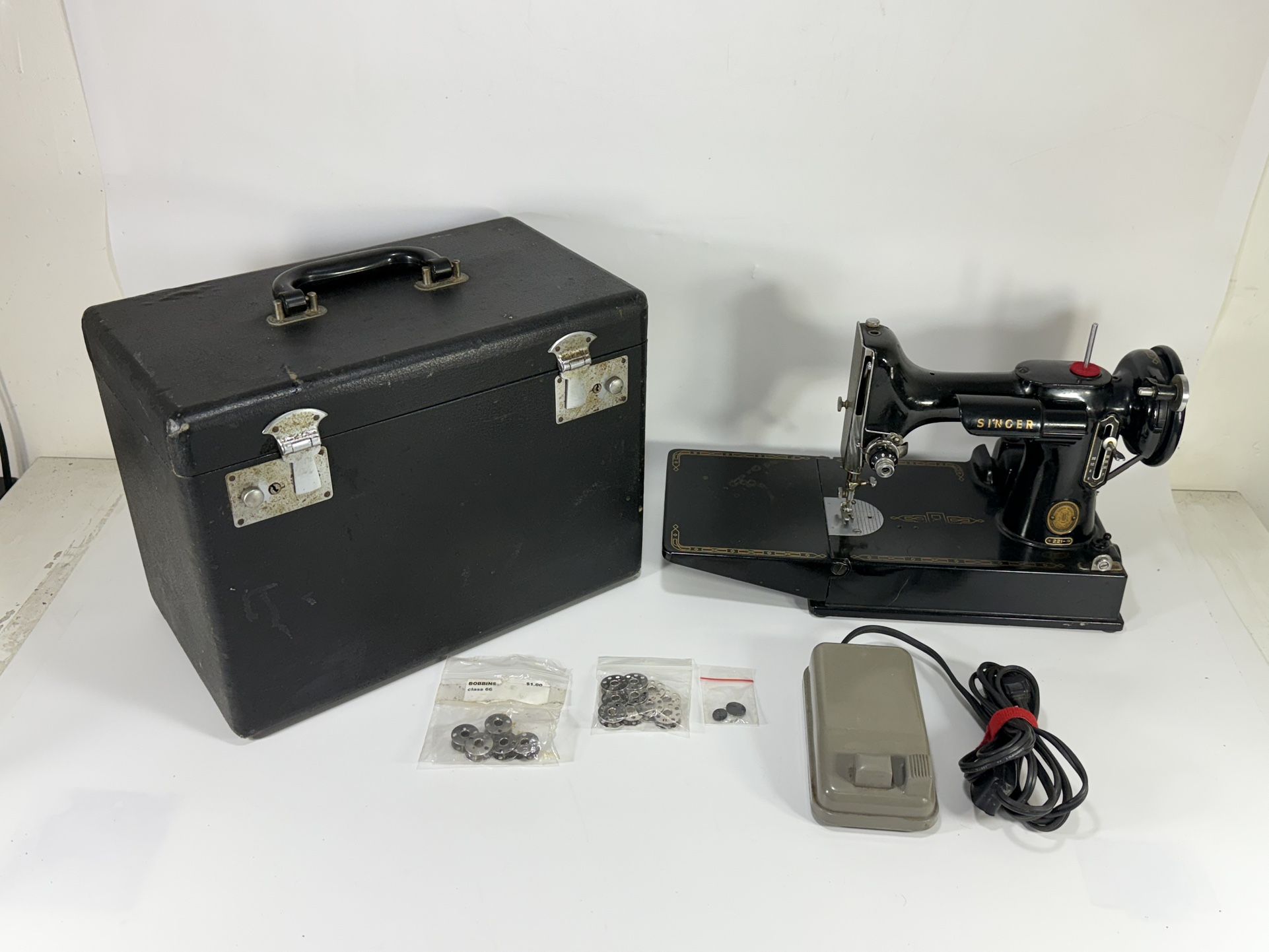 Vintage 1956 Singer Featherweight 221 Portable Electric Sewing Machine in Case