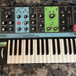 Moog Grandmother Semi-modular
