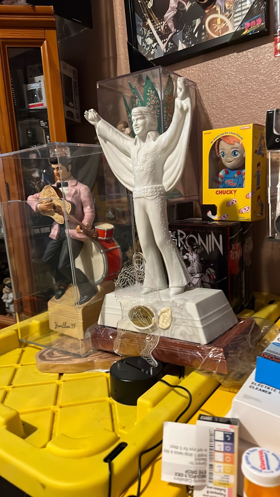 Elvis Collectable Cantor Sealed With The Liquor I Have Original Box