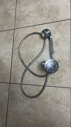 Moen 2 PCs shower heads & hose