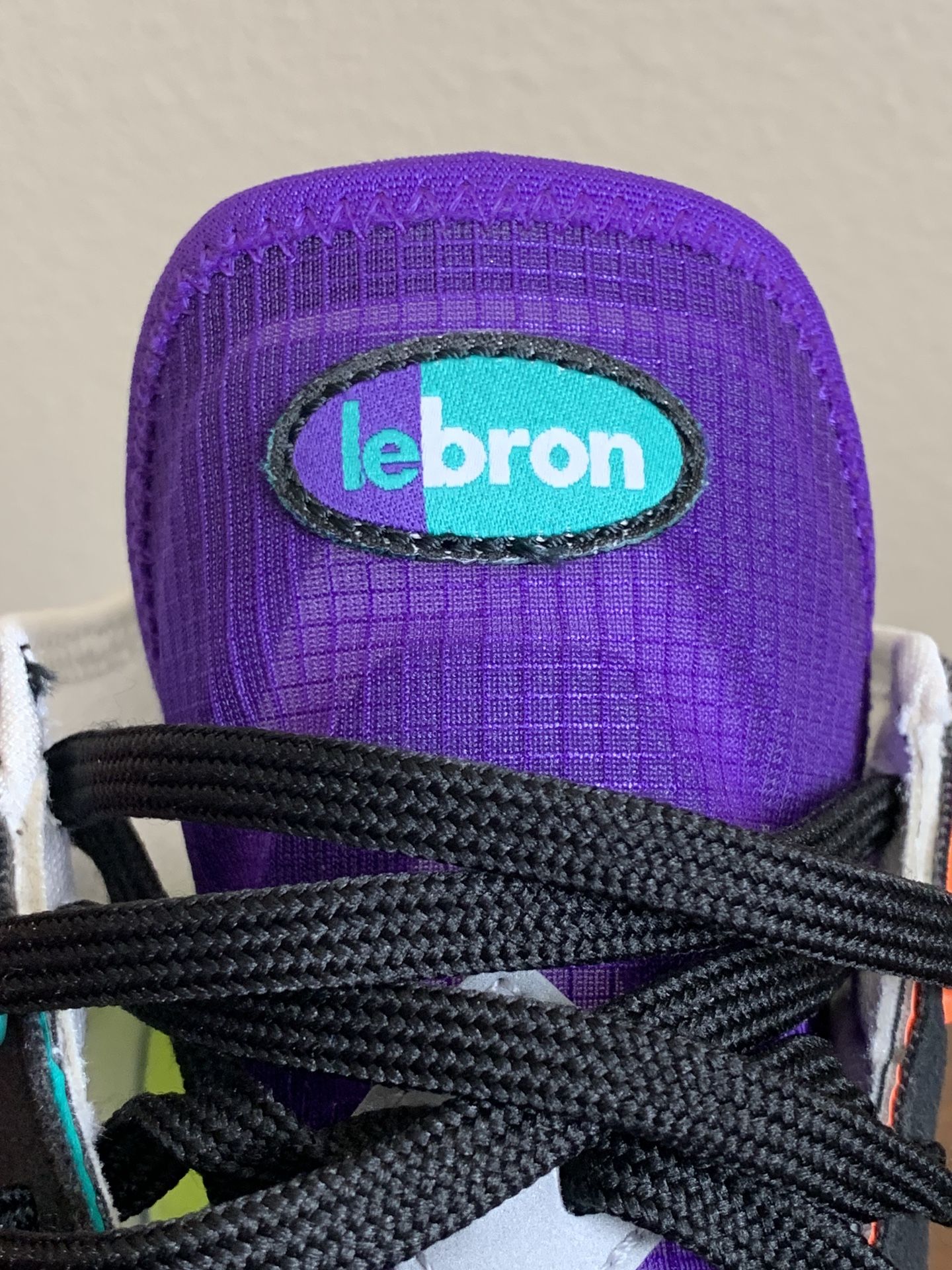Nike Lebron 18 White Air Max Men Size 10. Used Good  display picture 1
