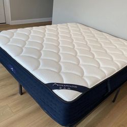 DreamCloud Memory Foam Mattress