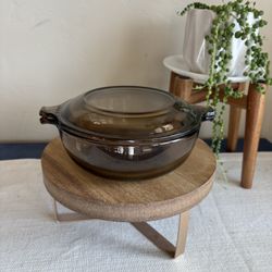 Vintage small Pyrex 019 600 ml amber brown glass bowl casserole dish with a lid from the 1970’s.