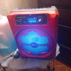 A Speaker Box That Plays Bluetooth