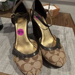 Coach Wedges