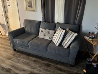 Nice clean sofa