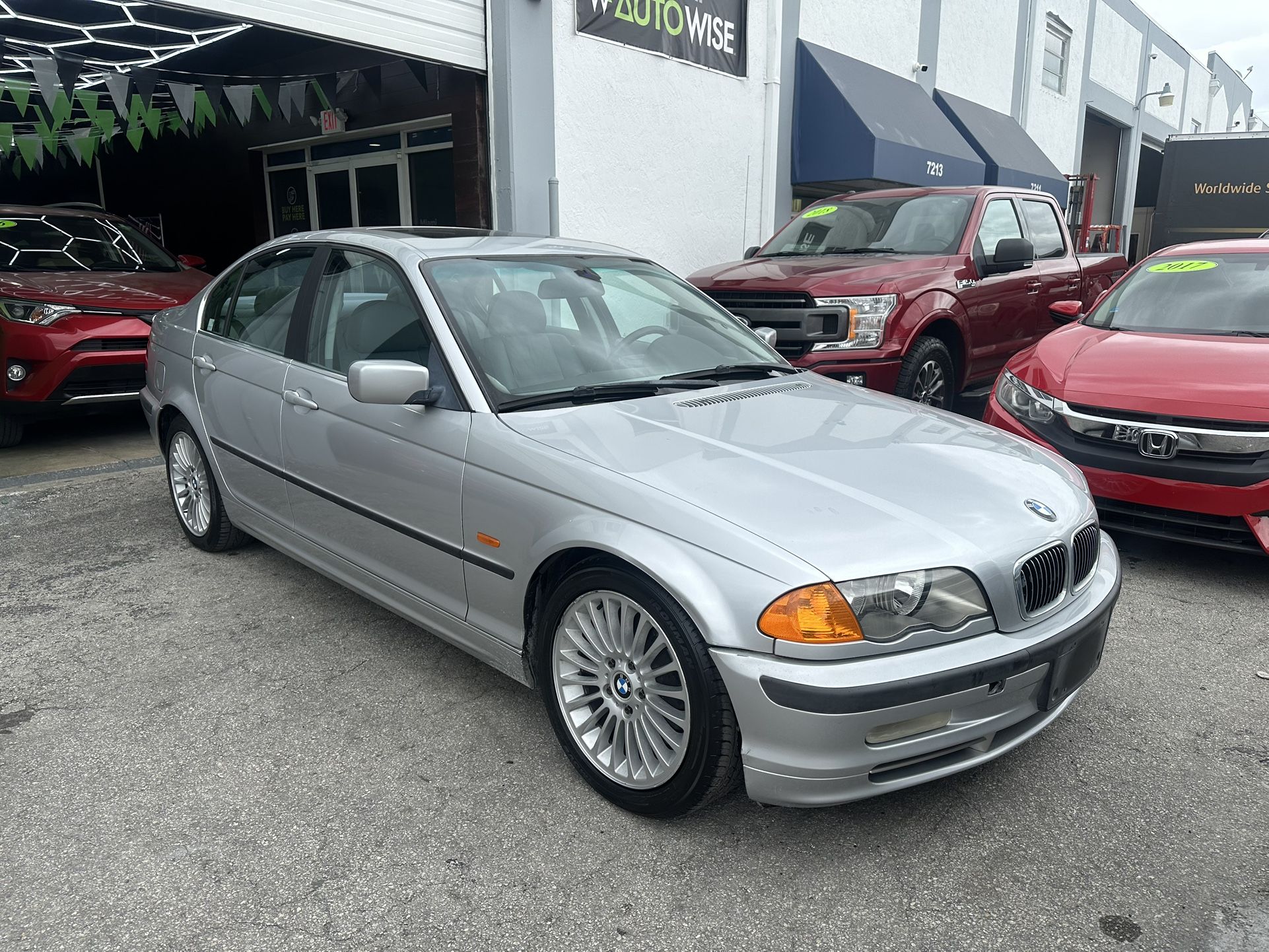 2001 BMW 330i