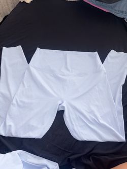 Woman’s nike biker shorts & leggings -M