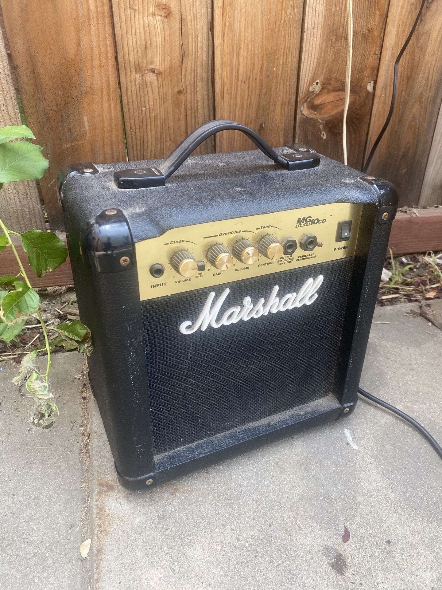 Marshall guitar practice amp small size series MG 10 CD $40