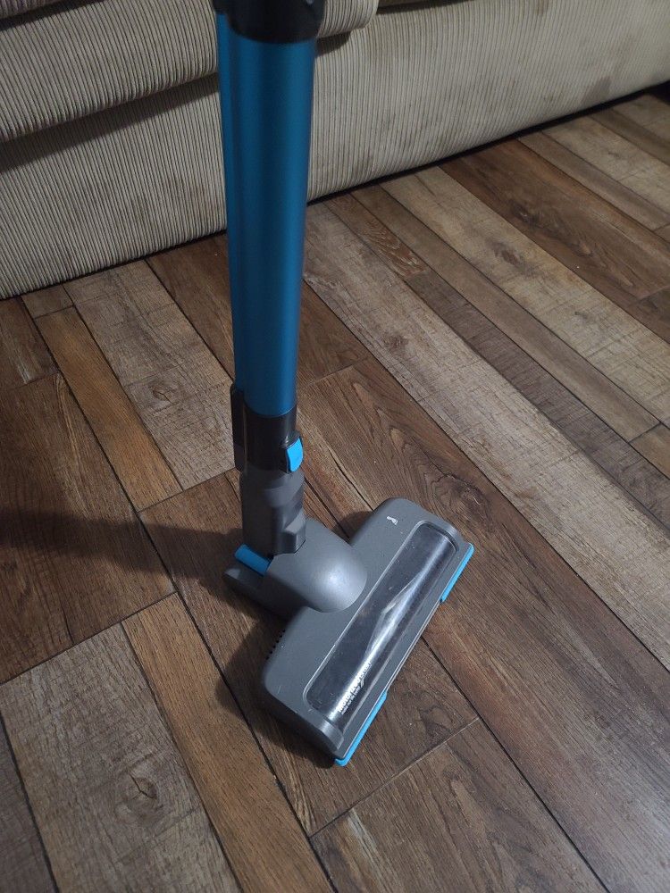 Re-chargable Vacuum 