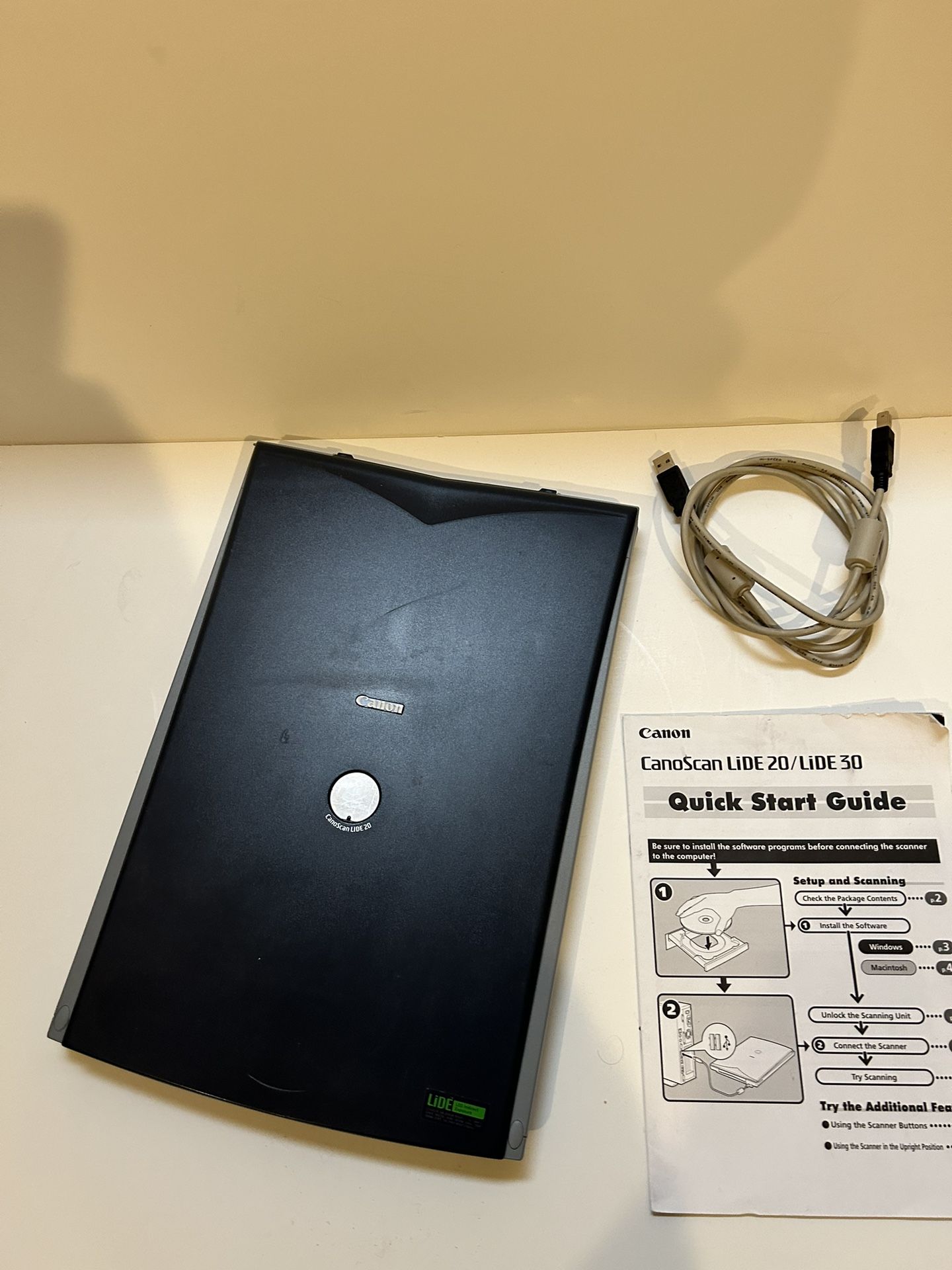 Canon USB Flatbed Scanner (CanoScan Lide 20)