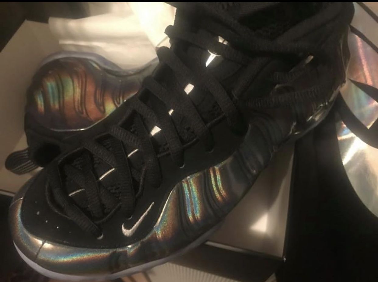 Nike Foamposites holograms (Iridescent) size 8.5 DS with new shirt