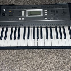 Yamaha Digital Keyboard 