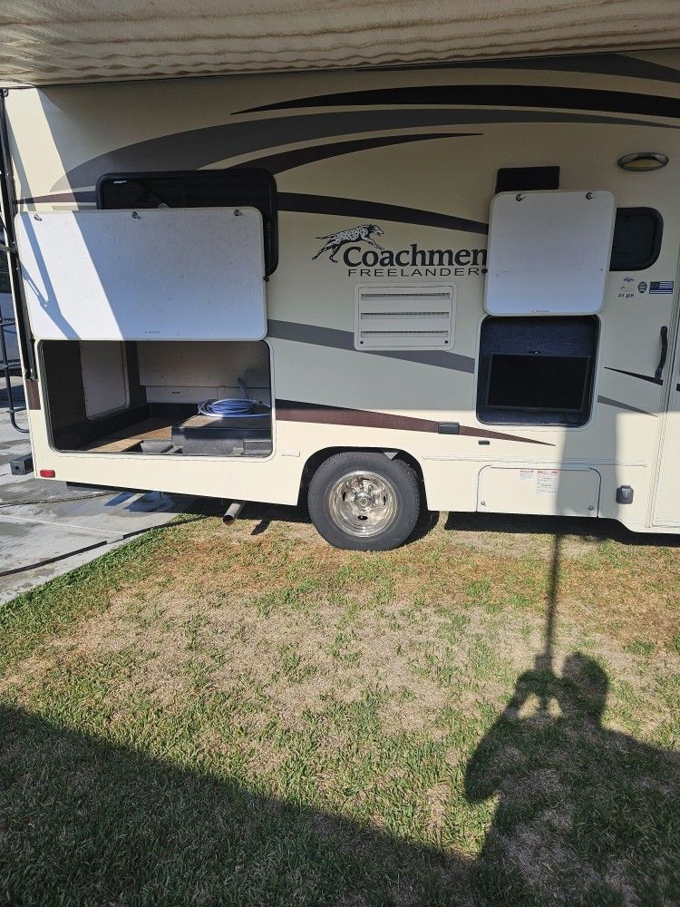 2016 Coachmen Freelander 21QB