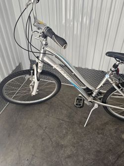 "Giant" mountain bike